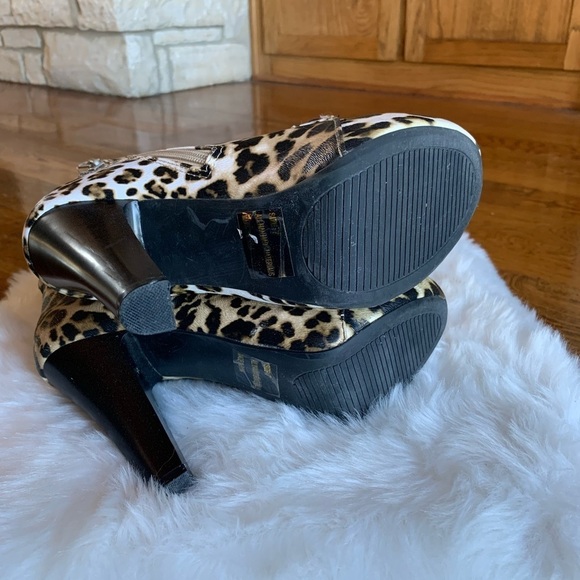 Charlotte Russe Leopard Print Boots - Picture 5 of 11